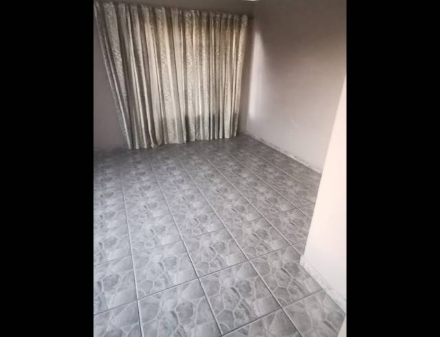 2 bed property to rent in SELCOURT
